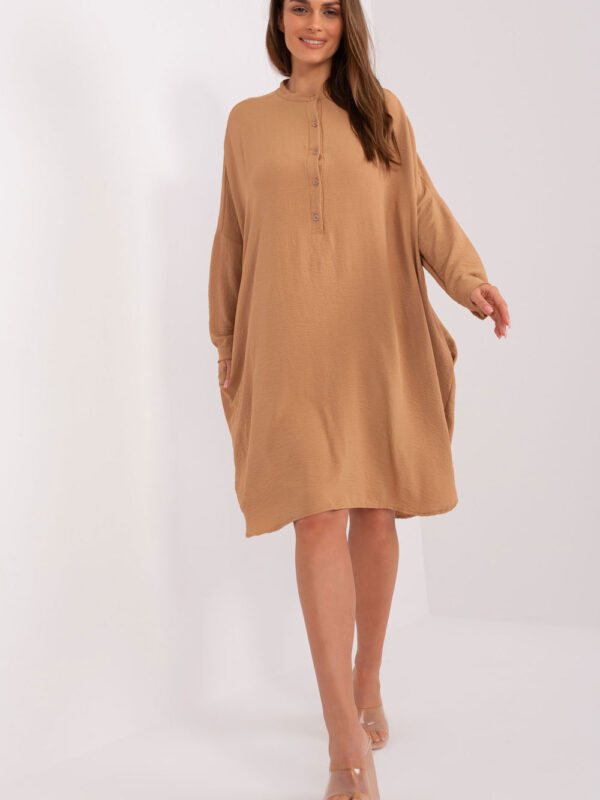 Sukienka Model DHJ-SK-15506A.94P Camel - Italy Moda