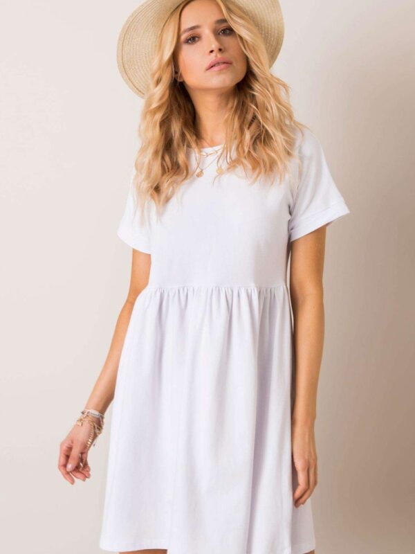 Sukienka Model RV-SK-5672.03P White - Rue Paris