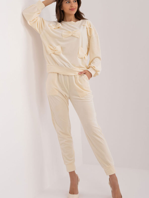 Spodnie Komplet Model DHJ-KMPL-8850.68 Ecru - Italy Moda