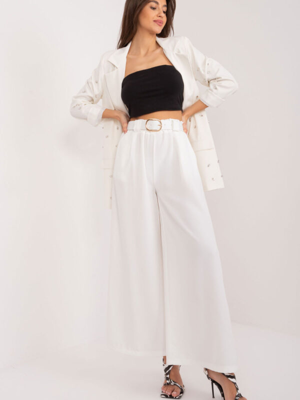 Spodnie Damskie Model DHJ-SP-5583.97 Ecru - Italy Moda