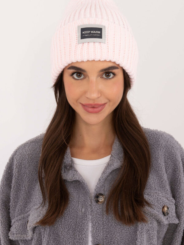 Czapka Model JK-CZ-51.18 Light Pink - Rue Paris