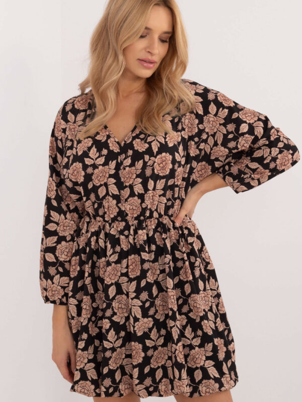 Sukienka Model DHJ-SK-19861-7.94 Black/Beige - Italy Moda
