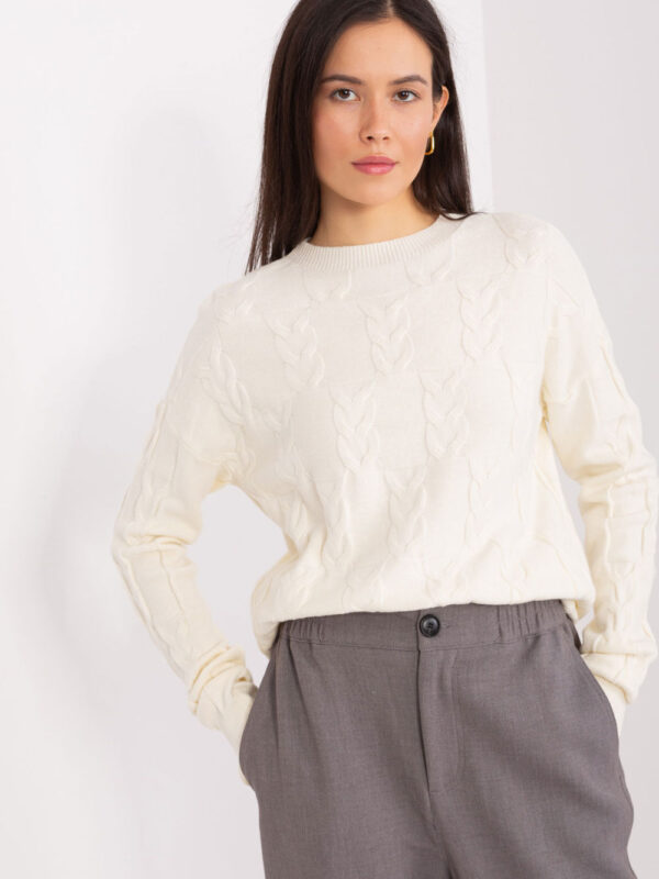 Sweter Damski Model AT-SW-2340.22 Ecru - AT