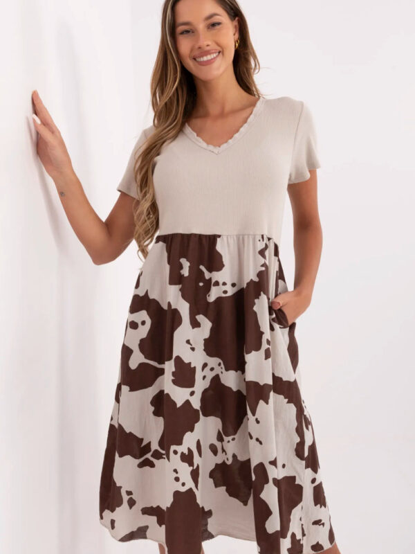 Sukienka Model DHJ-SK-253701.80 Beige - Italy Moda