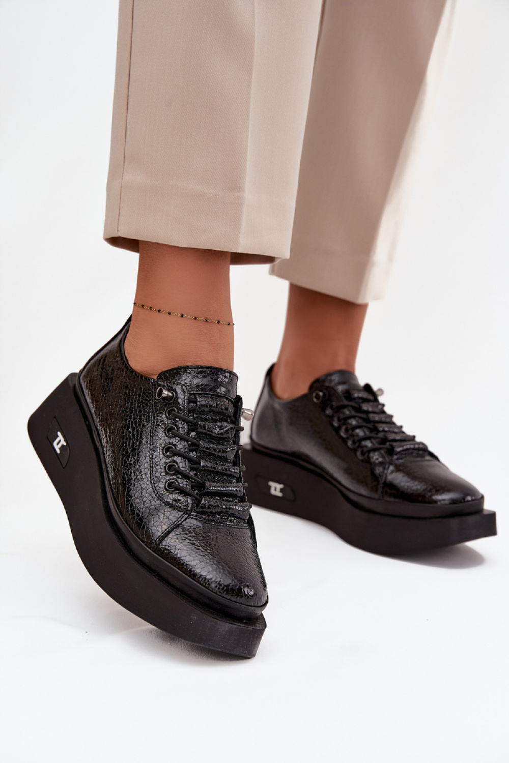 Półbuty Model Artiker 57C2041 Black - Step in style