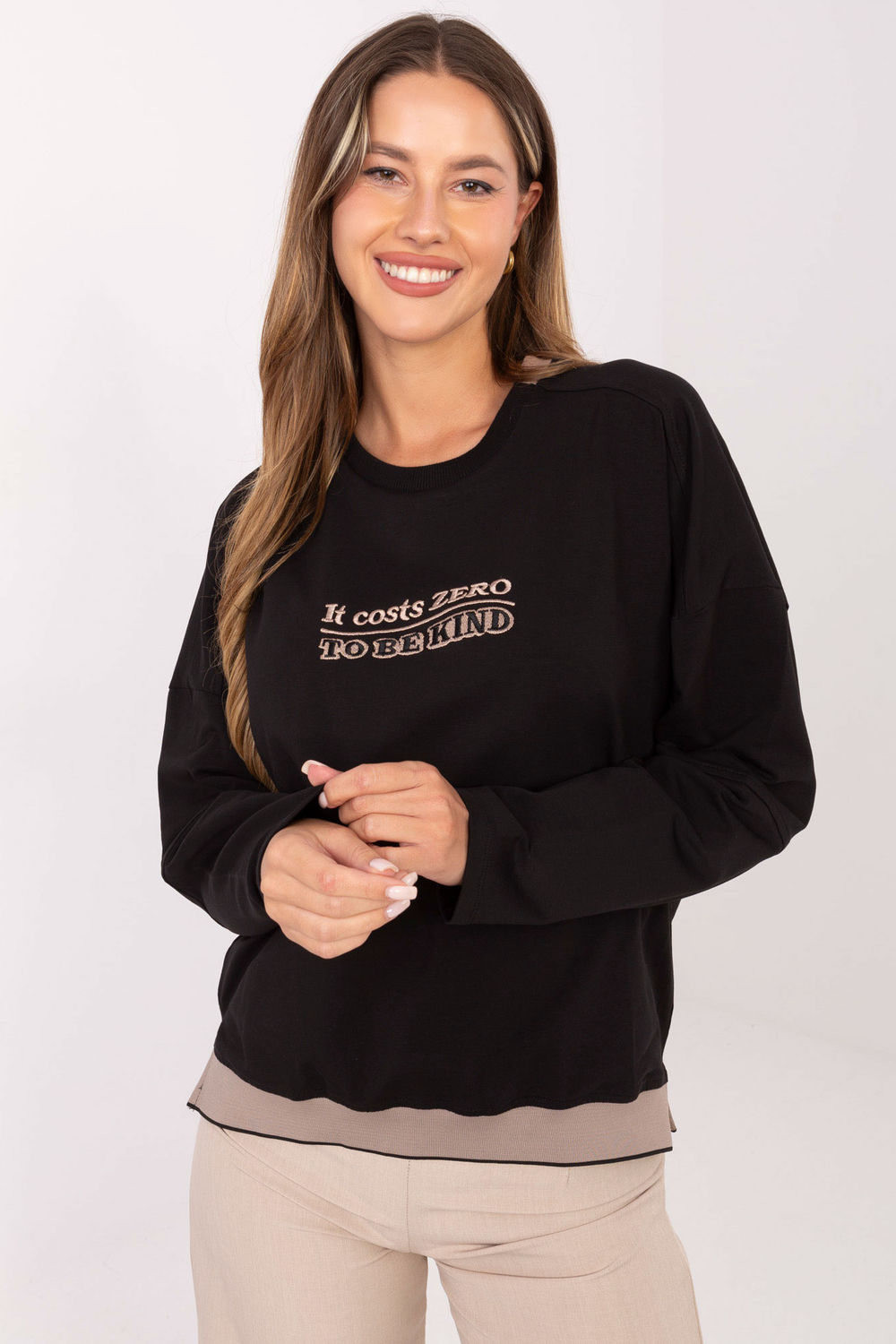 Bluza Damska Model RV-BZ-A907.08P Black - Relevance
