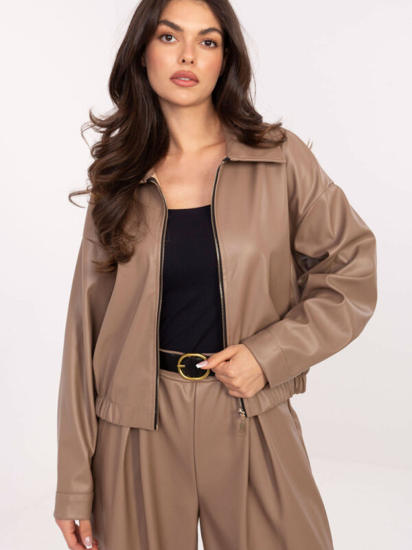 Kurtka Damska Model IT-KR-FL9707.34 Dark Beige - Rue Paris