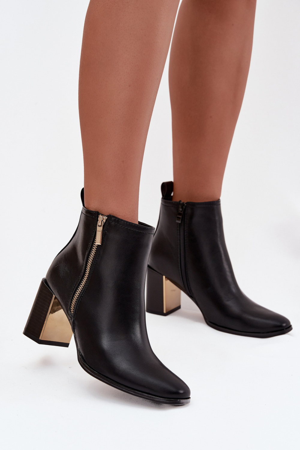 Botki Model Camilyn D8258 Black - Step in style