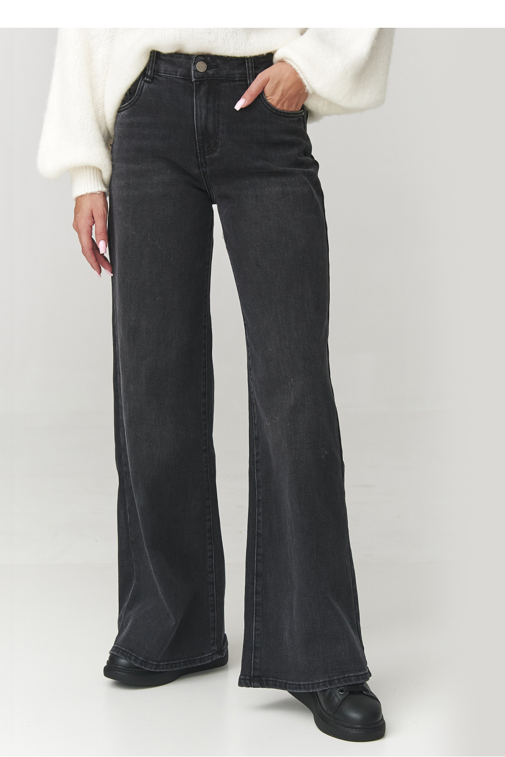 Spodnie Jeansy Damskie Model C26 Black - Makadamia
