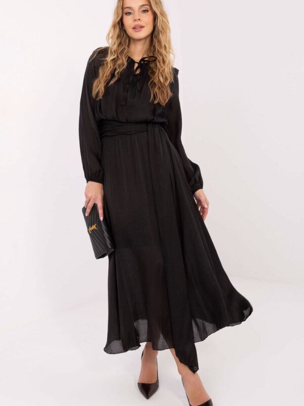 Sukienka Model MI-SK-27580.02 Black - Rue Paris