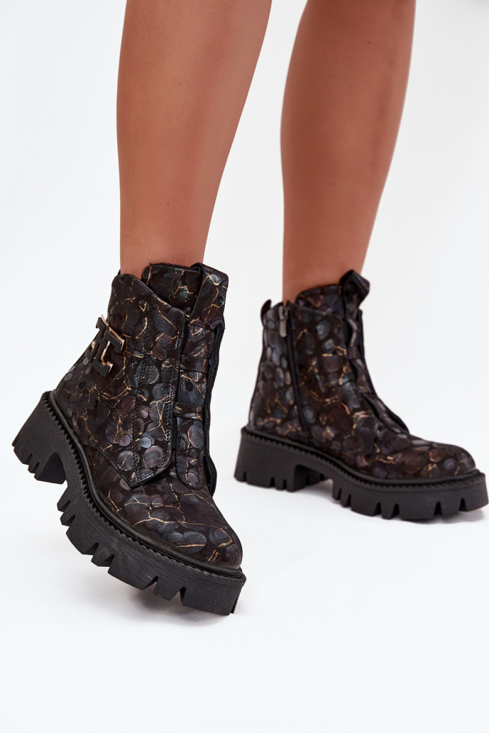 Botki Model Artiker 57C2084 Black/Gold - Step in style