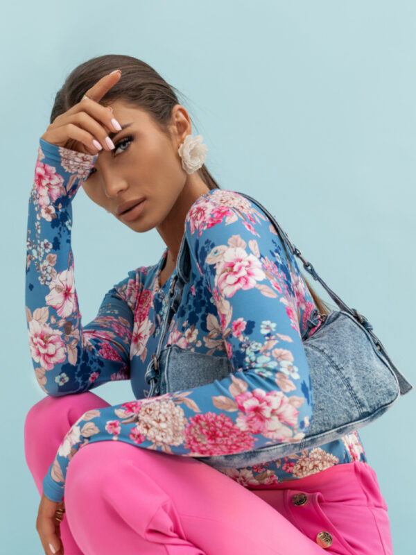 Bluzka Model Shira 490106805 Blue Flowers - LaBalancia