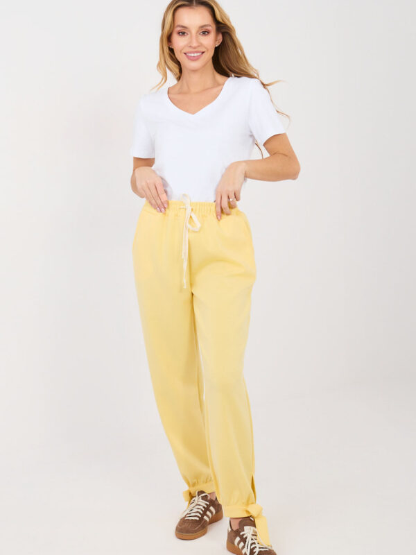 Spodnie Dresowe Model MI-SP-P6845.68 Light Yellow - Italy Moda