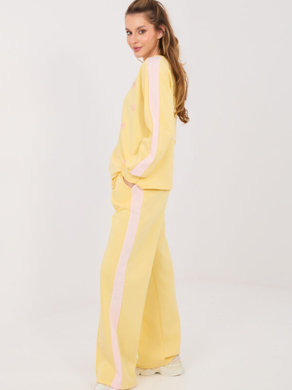 Spodnie Komplet Model IT-KMPL-22211.31 Light Yellow - Rue Paris