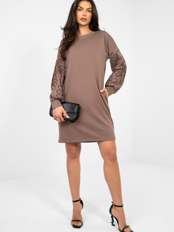 Sukienka Model RV-SK-A1064.09 Dark Beige - Rue Paris