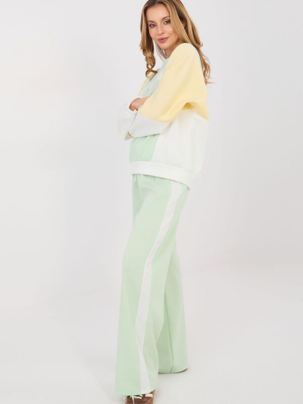 Spodnie Komplet Model IT-KMPL-22210.93 Light Green - Rue Paris