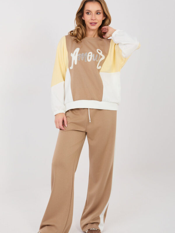 Spodnie Komplet Model IT-KMPL-22210.93 Dark Beige - Rue Paris