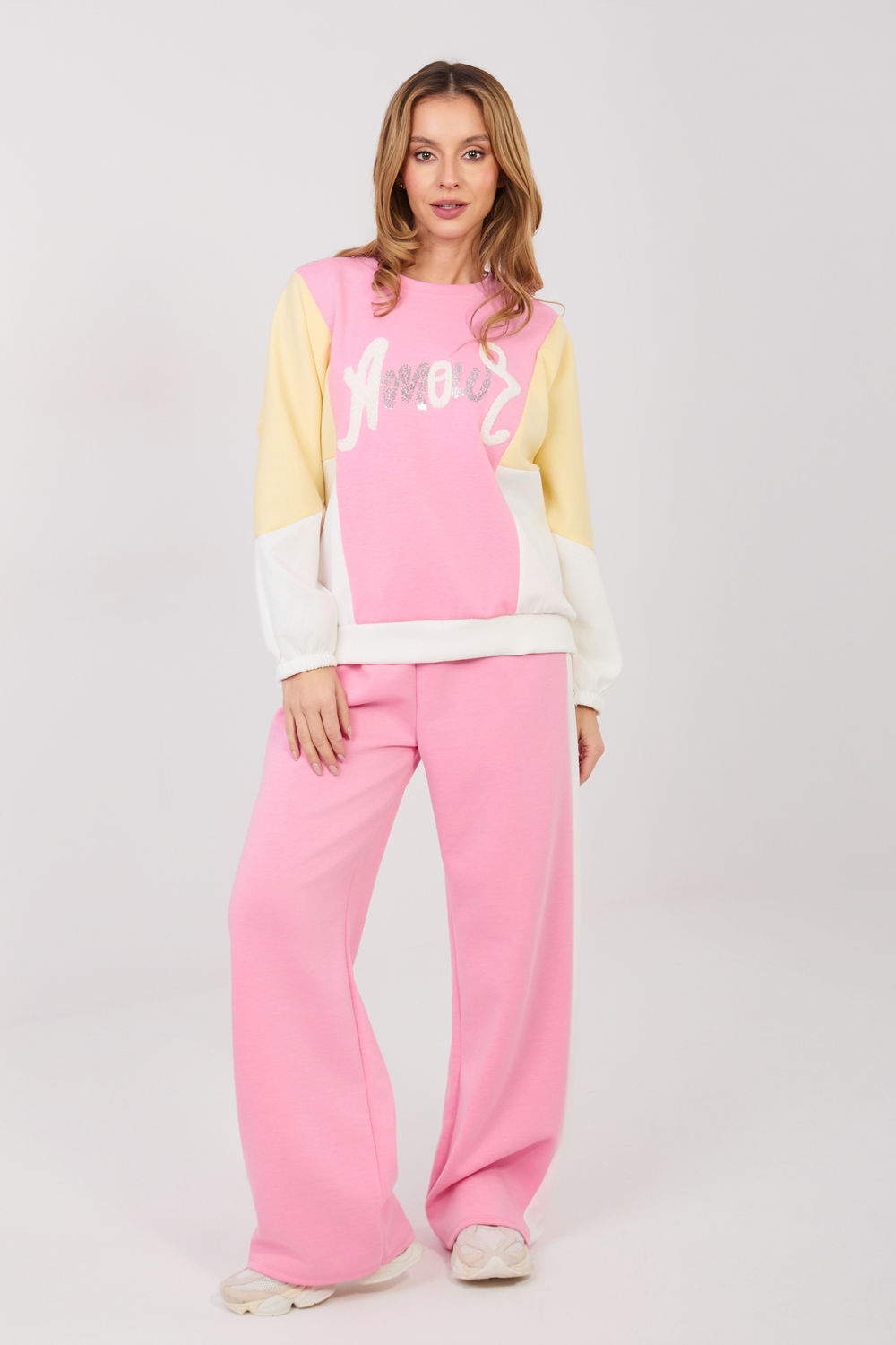 Spodnie Komplet Model IT-KMPL-22210.93 Pink - Rue Paris