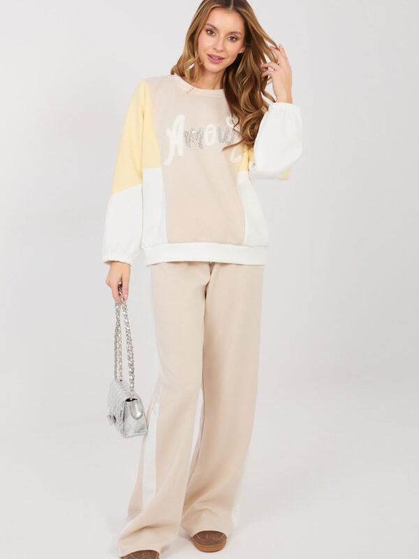 Spodnie Komplet Model IT-KMPL-22210.95 Beige - Rue Paris