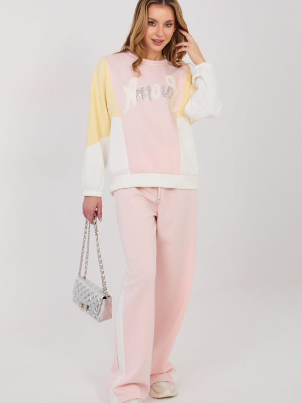 Spodnie Komplet Model IT-KMPL-22210.95 Light Pink - Rue Paris