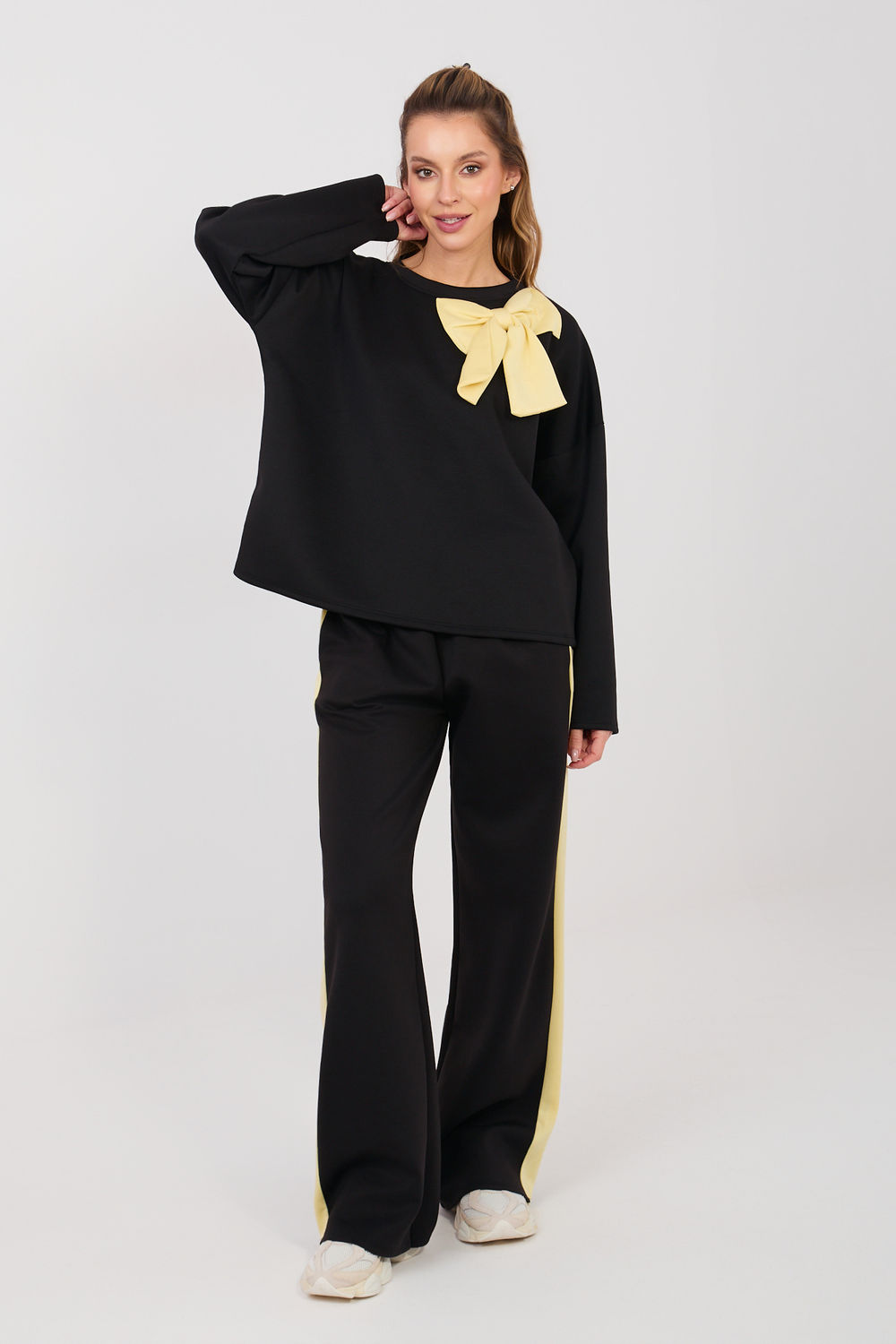 Spodnie Komplet Model IT-KMPL-22220.69 Black - Rue Paris