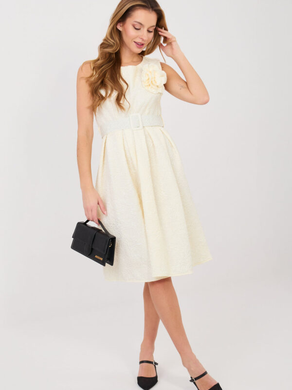 Sukienka Model IT-SK-21861.86 Ecru - Rue Paris