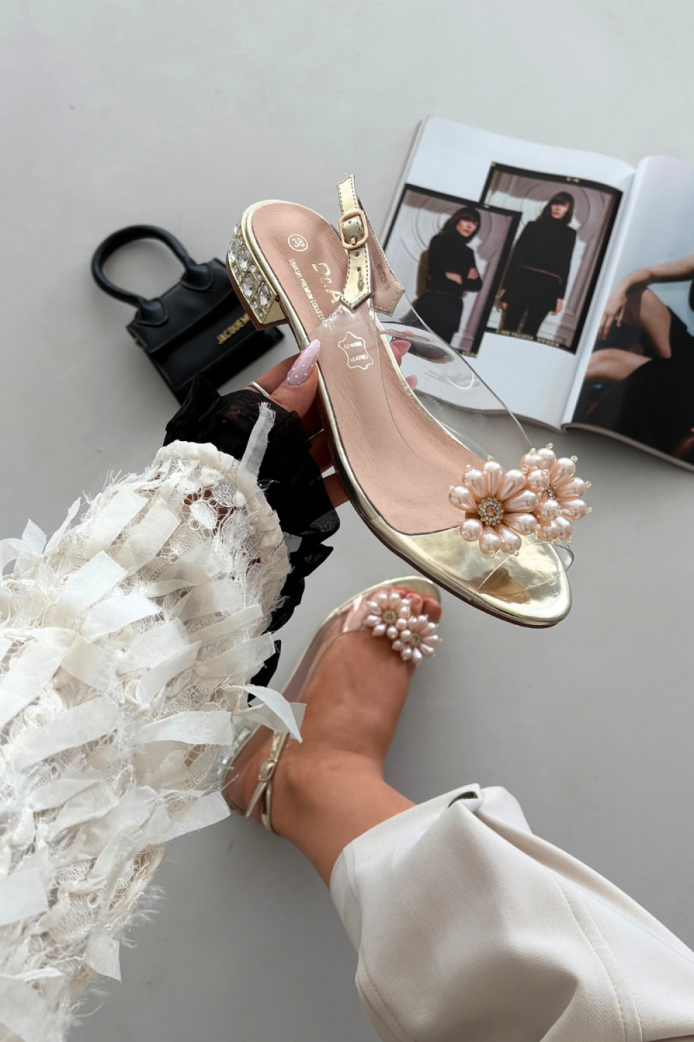 Sandały Model DA MR52-229 Gold - Step in style