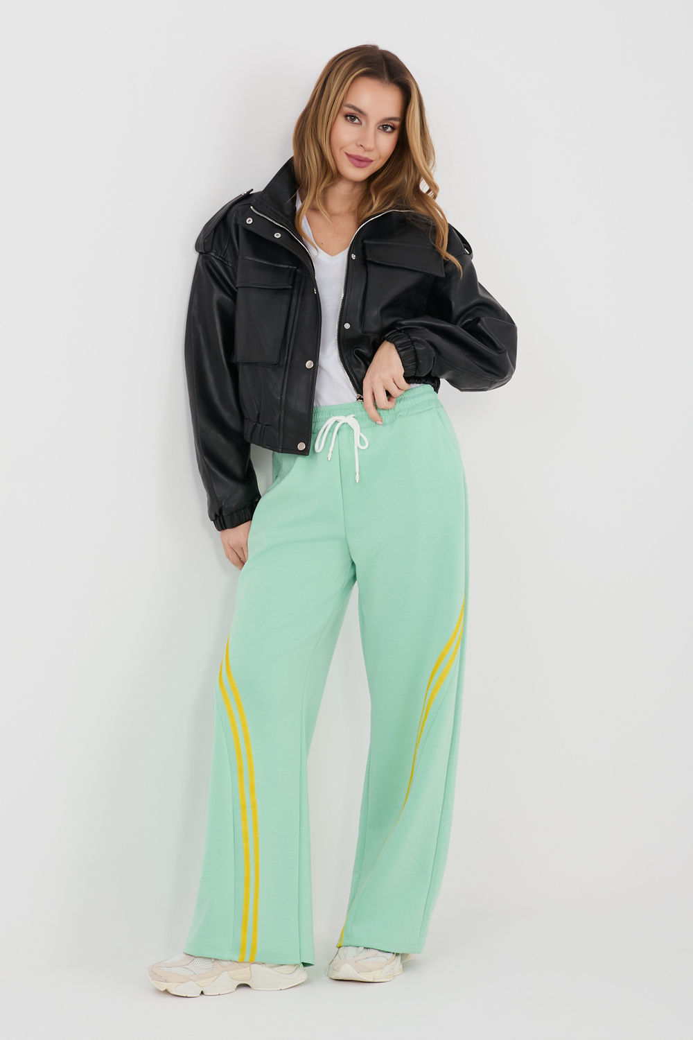 Spodnie Dresowe Model IT-DR-22168.66 Mint - Rue Paris