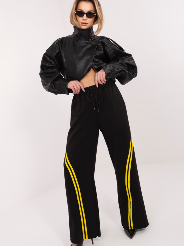 Spodnie Dresowe Model IT-DR-22168.66 Black - Rue Paris