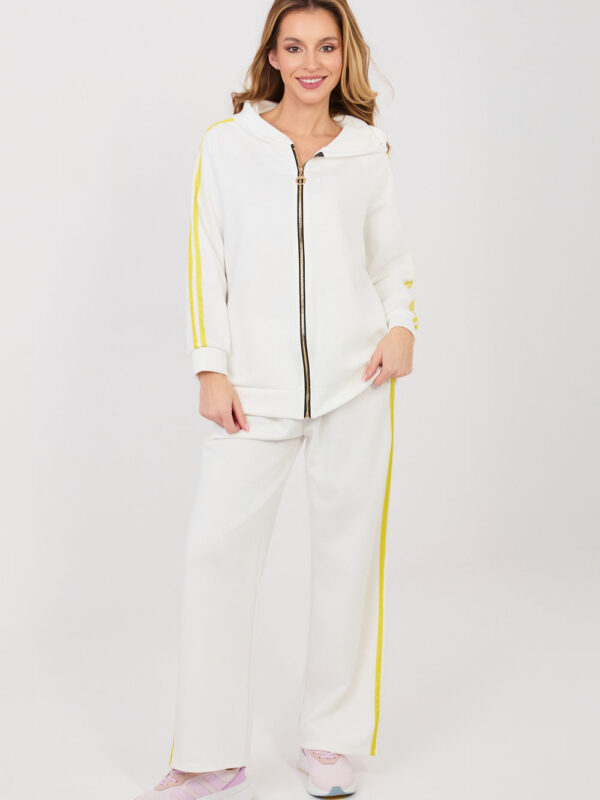 Spodnie Komplet Model IT-KMPL-21782.91 Ecru - Rue Paris