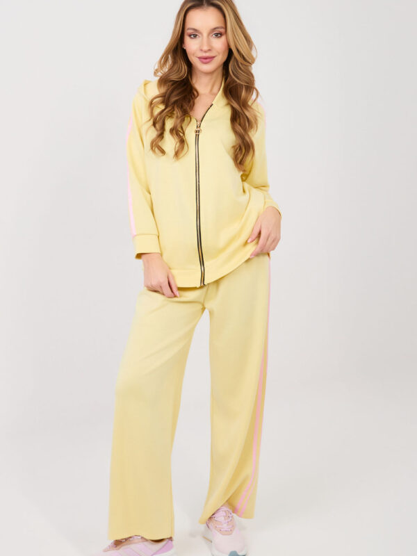 Spodnie Komplet Model IT-KMPL-21782.91 Light Yellow - Rue Paris
