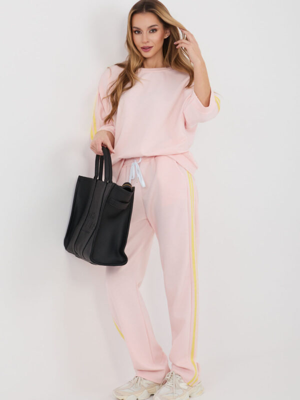Spodnie Komplet Model IT-KMPL-22215.78 Light Pink - Rue Paris