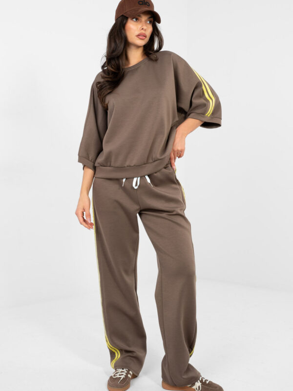 Spodnie Komplet Model IT-KMPL-22215.77 Brown - Rue Paris