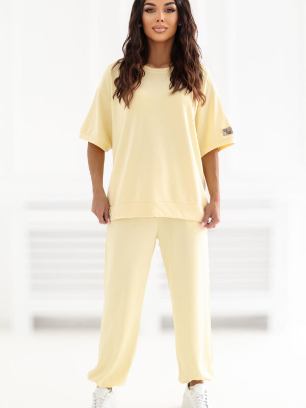 Spodnie Komplet Model RV-KMPL-A1290.94 Light Yellow - Rue Paris