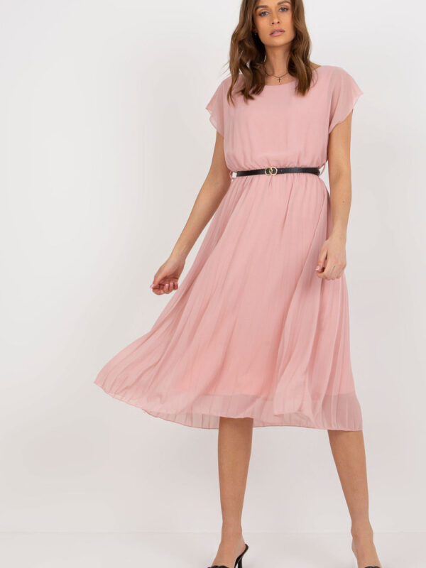 Sukienka Model DHJ-SK-8839-1.23X Light Pink - Rue Paris
