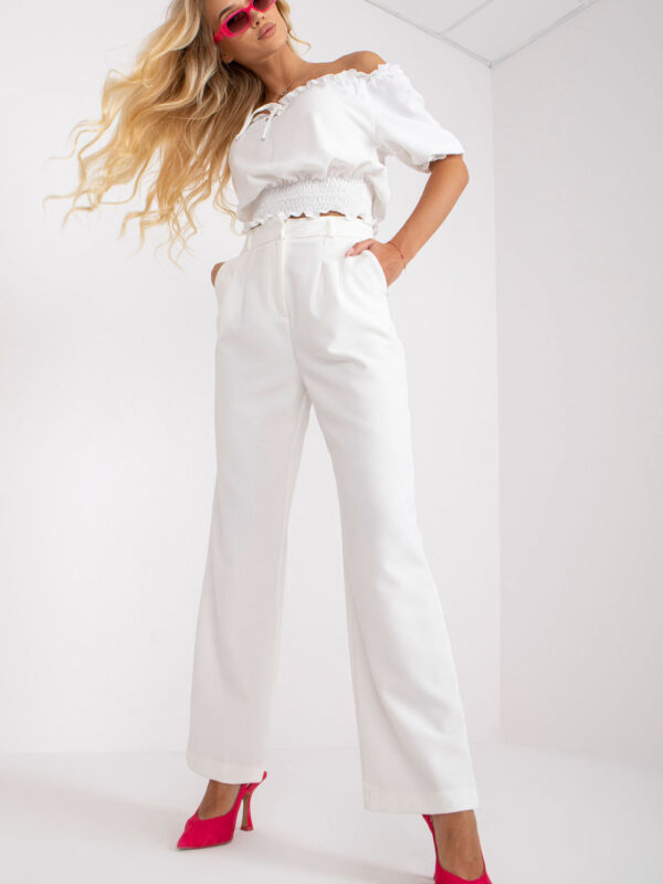Spodnie Damskie Model TO-SP-18155.21P White - Rue Paris