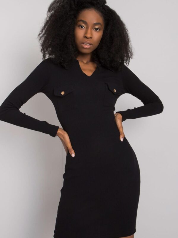 Sukienka Model RV-SK-7435.38 Black - Rue Paris