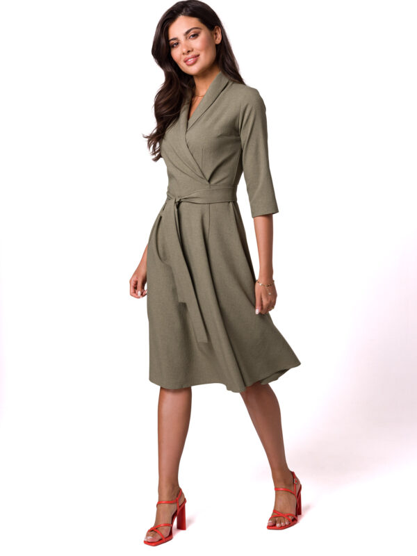 Sukienka Model B255 Oliwka - BeWear