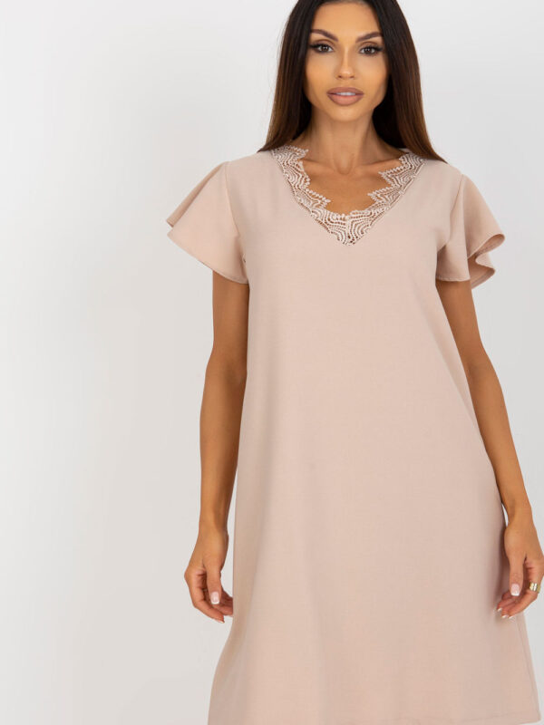 Sukienka Model WN-SK-VE45.09 Beige - Rue Paris